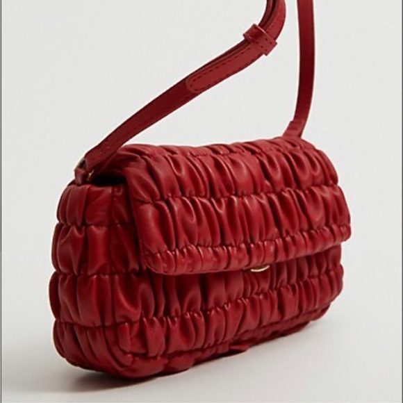 Mango Textured Crossbody - Picture 5 of 9